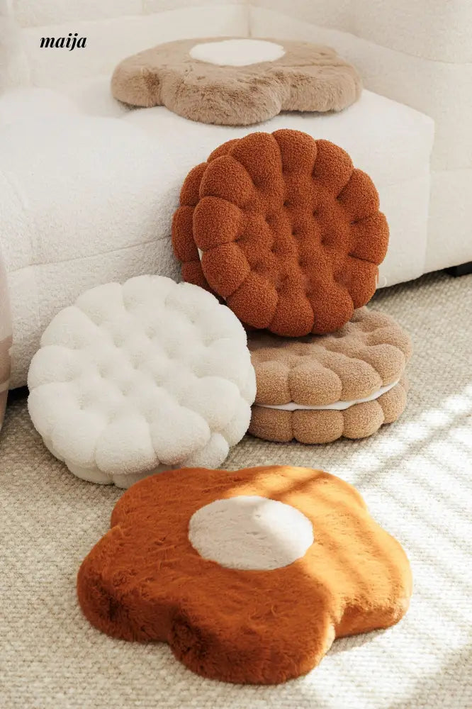 Daisy Fluffy Cushion from maija