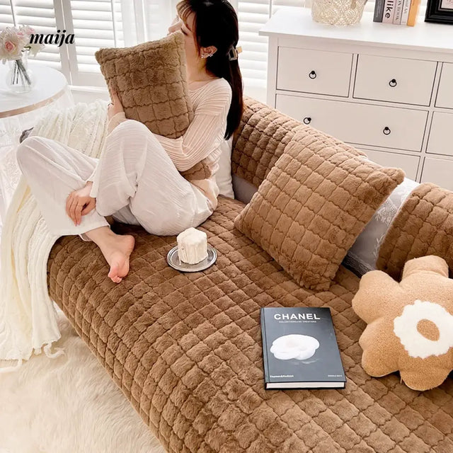 MAN YUE HOME Advanced Plush Pillow Four Seasons with Scarf from JOINFIT