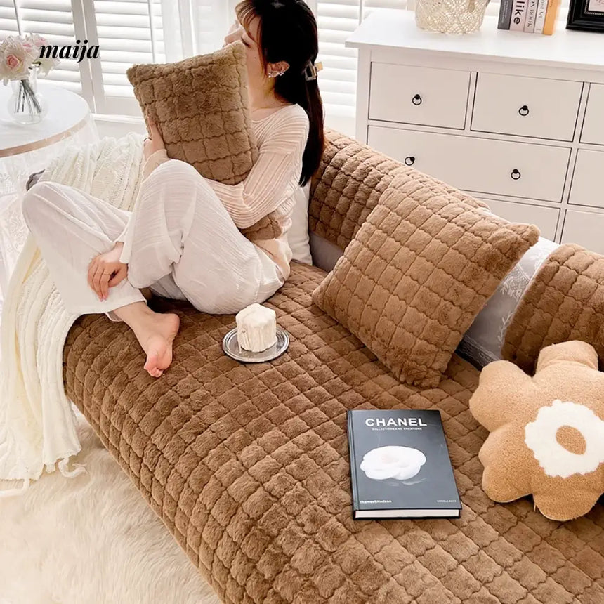 MAN YUE HOME Advanced Plush Pillow Four Seasons with Scarf from JOINFIT