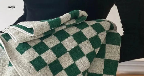 NUANYOU Chessboard Grid Cotton Bath Towel from Nuanyou