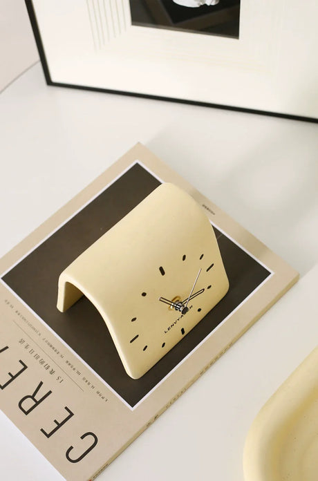 LENYVASEN Lila Quiet Ceramic Table Clock from LENYVASEN