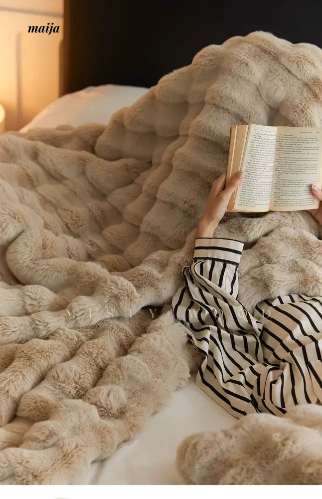 MISTYWOOD Elite Duvet for Sofa and Bed from MISTYWOOD