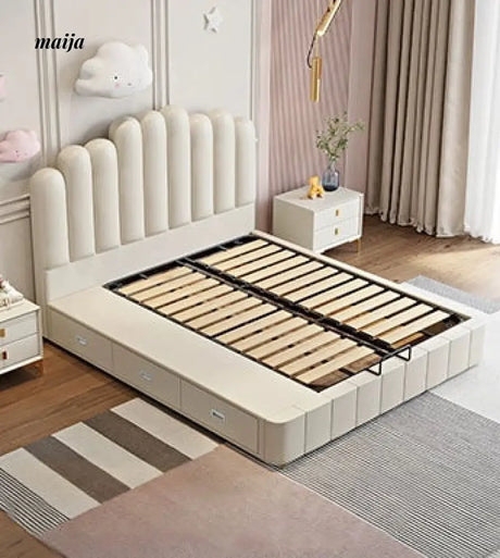 Ladyfinger Headboard Children's Bed from Aigatu