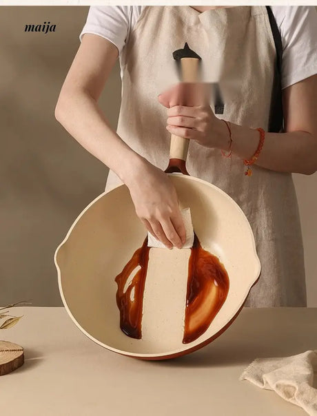 CAROTE Non-Stick Small Stir-Fry Pot from CAROTE