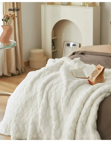 MAN YUE HOME Plush Knitted Duvet for Scandinavian Style Sofas from MAN YUE HOME