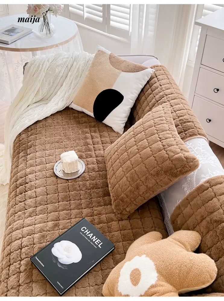 MAN YUE HOME Advanced Plush Pillow Four Seasons with Scarf from JOINFIT