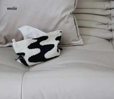 COLOURHUNTER Soft Knitted Table Tissue Box from COLOURHUNTER