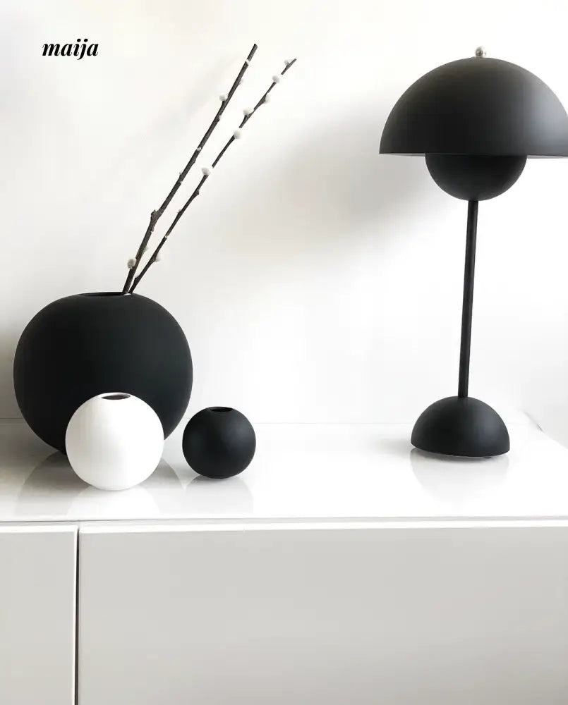 ALISA Lyra Minimalistic Table Lamp from ALISA