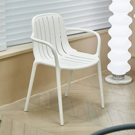 LAZYSPACE Noah Plastic Highchair from LAZYSPACE