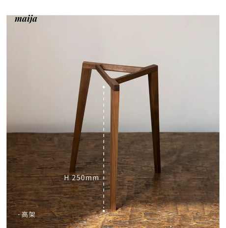 MUMO Oscar Three-Legged Coffee Filter Stand from MUMO