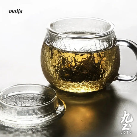 JOTO Hammered Glass Tea Cup with Lid for Thick Tea from MOSE