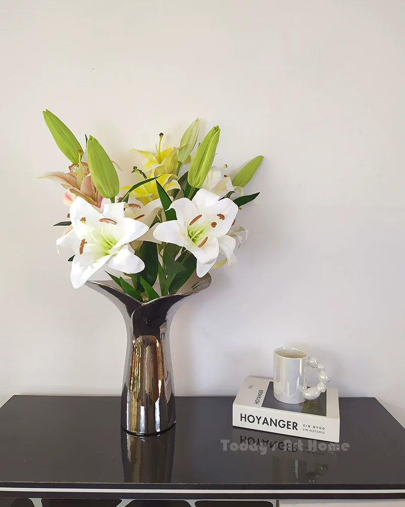 TODAYARTIST Leora Silver Ceramic Loudspeaker for Sophisticated Decor from TODAYARTIST
