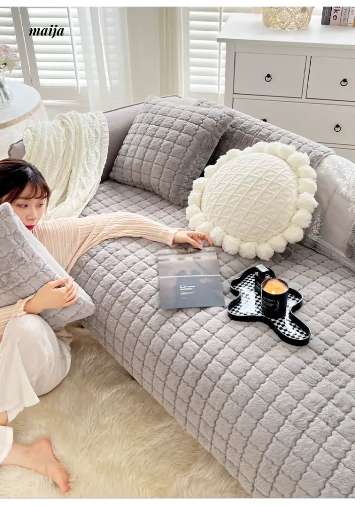 MAN YUE HOME Advanced Plush Pillow Four Seasons with Scarf from JOINFIT
