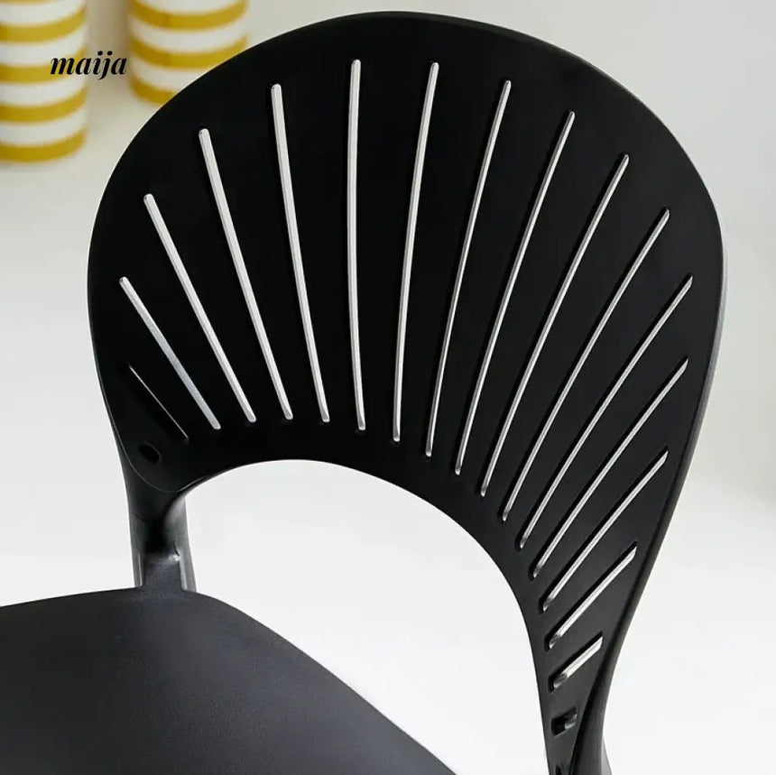 Wanda Plastic Bar Stool
