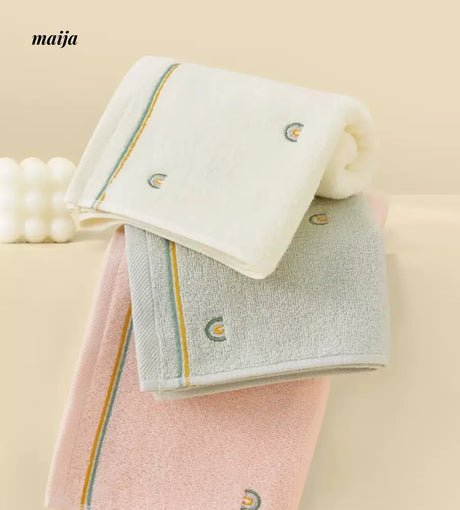 NUANYOU Strawberry Soft Cotton Face Towel from maija