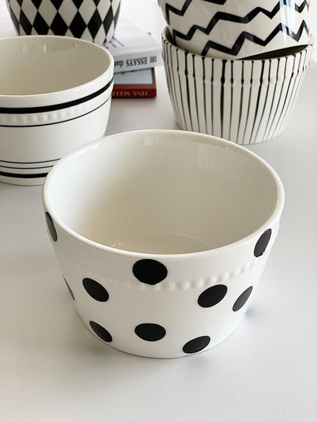 YASUKI Amara Elegant Black-White Ceramic Salad Bowl from YASUKI