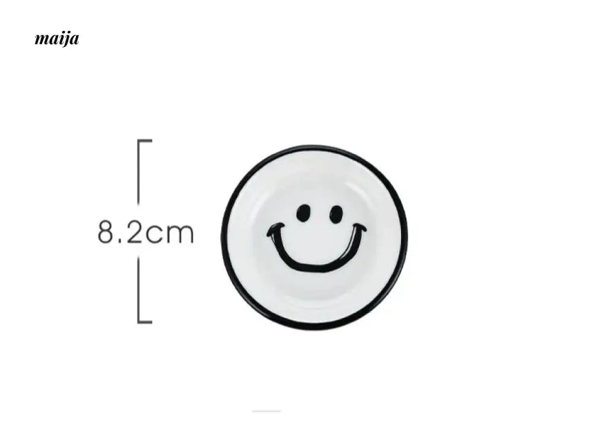 LIVETAI Smiley Face Dinnerware Set from maija