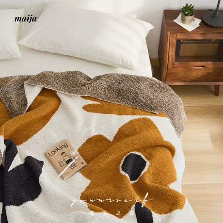 MISTYWOOD Knitted Summer Duvet with Floral Design from MISTYWOOD