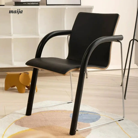 MIKA Ergonomic Bow-Shaped Conference Chair from MIKA