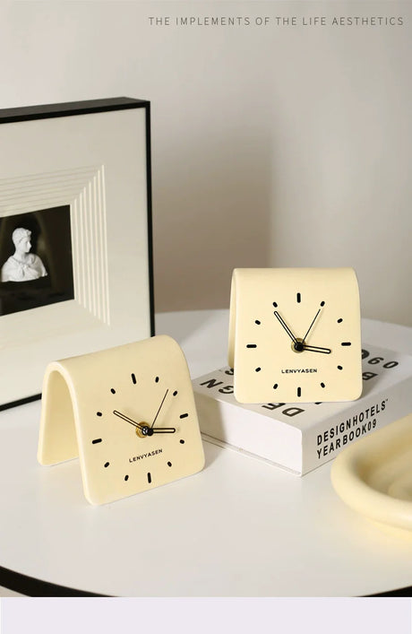 LENYVASEN Lila Quiet Ceramic Table Clock from LENYVASEN