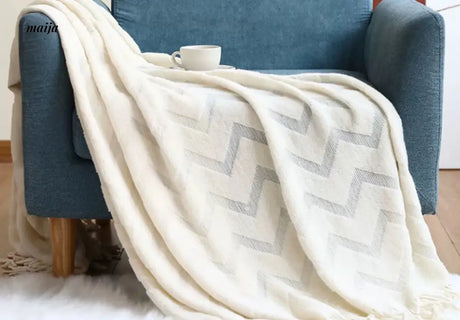 MAN YUE HOME Knitted Sofa with Leisure Duvet and Decorations from MAN YUE HOME