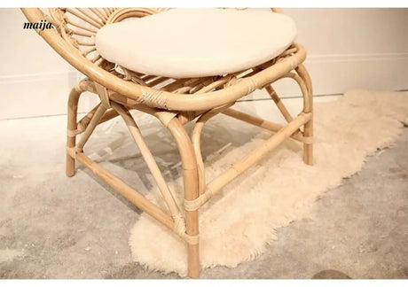 19 DREAM SPACE Peacock Vine Chair from 19 DREAM SPACE
