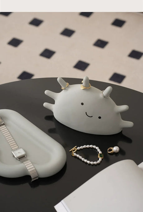 LENYVASEN Freya Solar-Powered Jewelry Storage from LENYVASEN