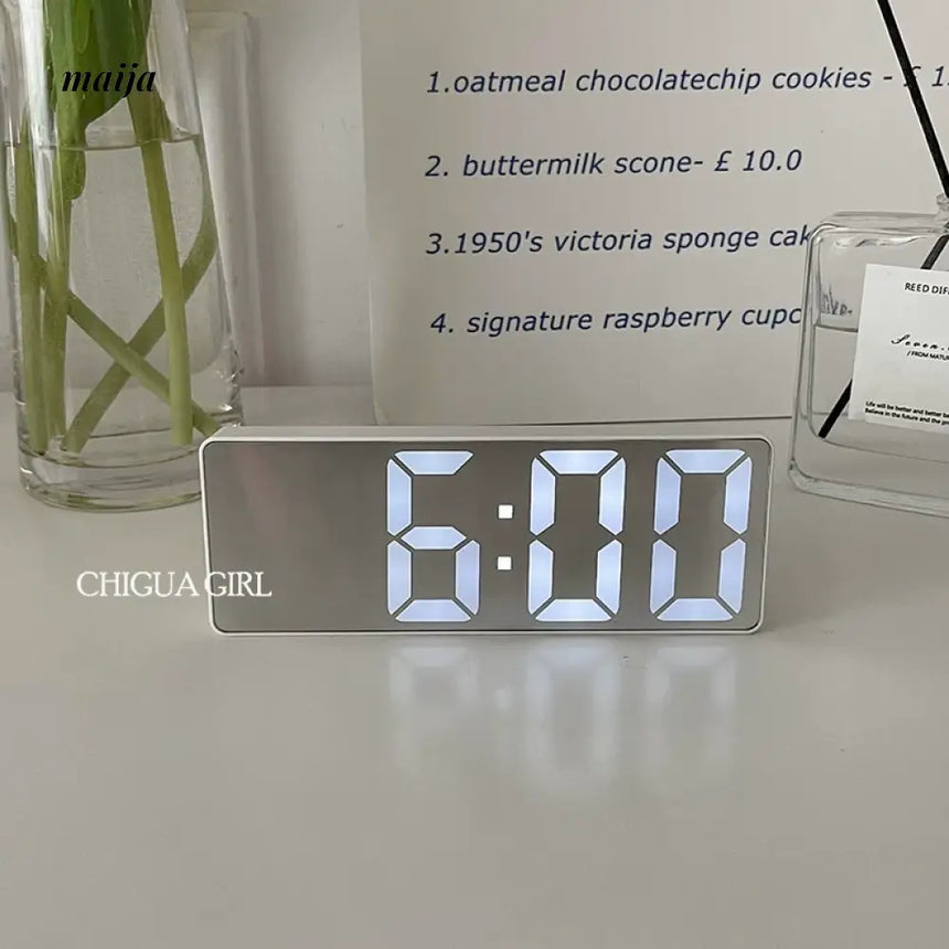 MELONGIRL Electronic Universal Clock from MELONGIRL