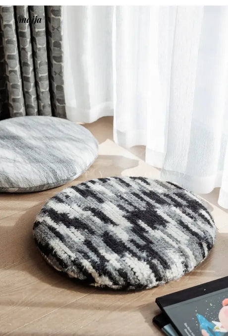 MISTYWOOD Circular Knitted Living Room Cushion from MISTYWOOD