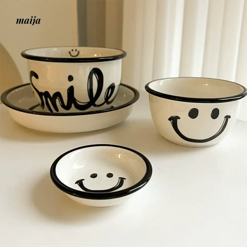 LIVETAI Smiley Face Dinnerware Set from maija