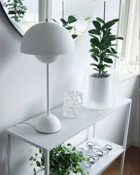 ALISA Lyra Minimalistic Table Lamp from ALISA