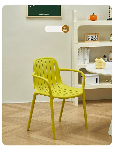LAZYSPACE Noah Plastic Highchair from LAZYSPACE
