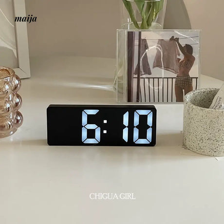 MELONGIRL Electronic Universal Clock from MELONGIRL