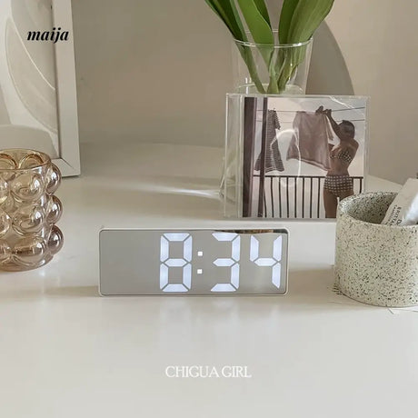 MELONGIRL Electronic Universal Clock from MELONGIRL