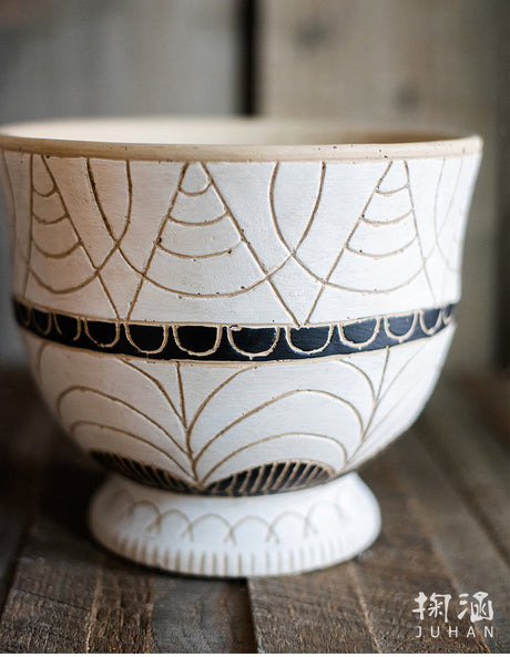 JUHAN Aveline Vintage Garden Ornament Extra-Large Flower Pot from JUHAN