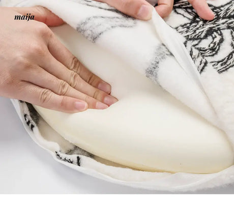 MISTYWOOD Circular Knitted Living Room Cushion from MISTYWOOD