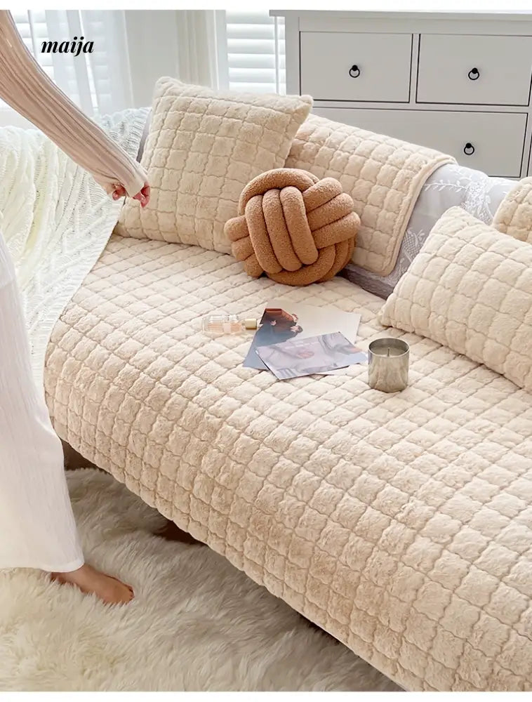 MAN YUE HOME Advanced Plush Pillow Four Seasons with Scarf from JOINFIT