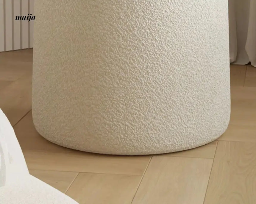 Cute Princess Bow Dressing Stool from Kaiyashi
