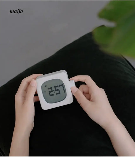 MUID Simple Alarm Clock from maija