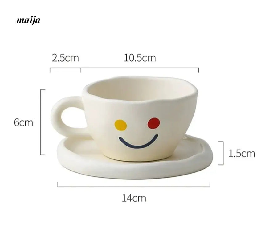 LIVETAI Smiley Face Dinnerware Set from maija