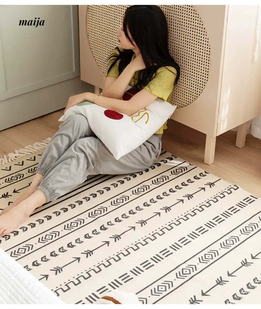 MAN YUE HOME Advanced Retro Carpet for Scandinavian Coffee Tables from MAN YUE HOME