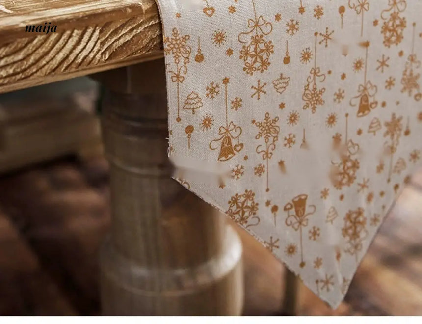 MAN YUE HOME Retro Christmas Dining Tablecloth Hot Gold Design from MAN YUE HOME