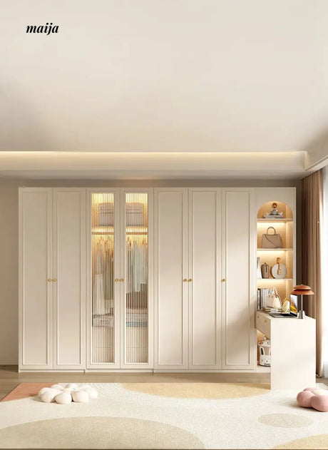 Georgiana Minimalistic Wardrobe from maija
