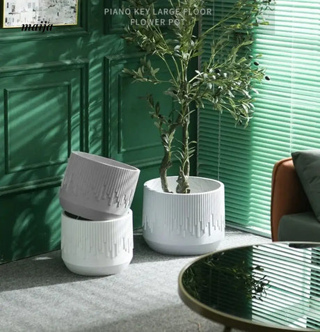 Rita Nordic Elegance Flowerpot from maija