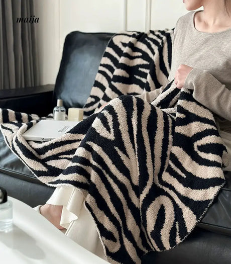 Zebra Half Edge Blanket from Miyixun