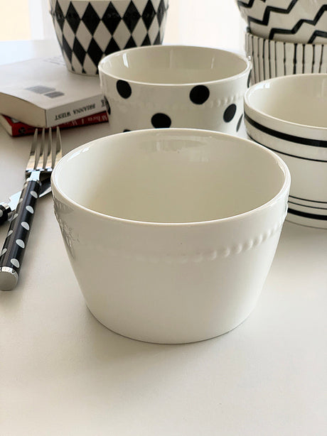 YASUKI Amara Elegant Black-White Ceramic Salad Bowl from YASUKI