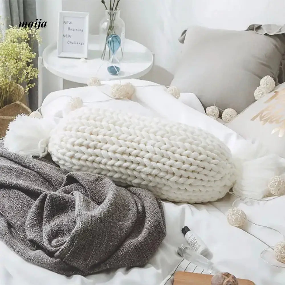 MAN YUE HOME INS Wool Knitted Pillow with Decorative Appeal from MAN YUE HOME