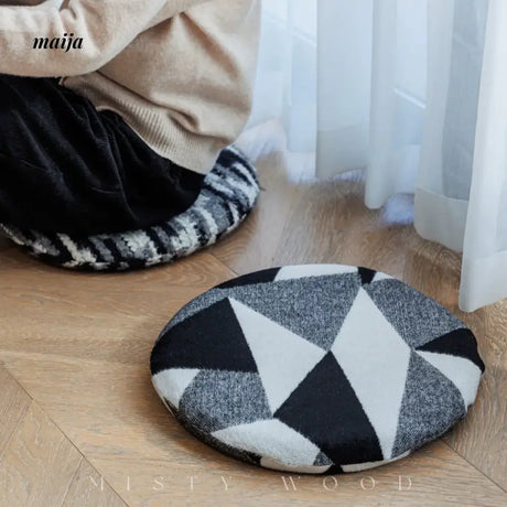 MISTYWOOD Circular Knitted Living Room Cushion from MISTYWOOD