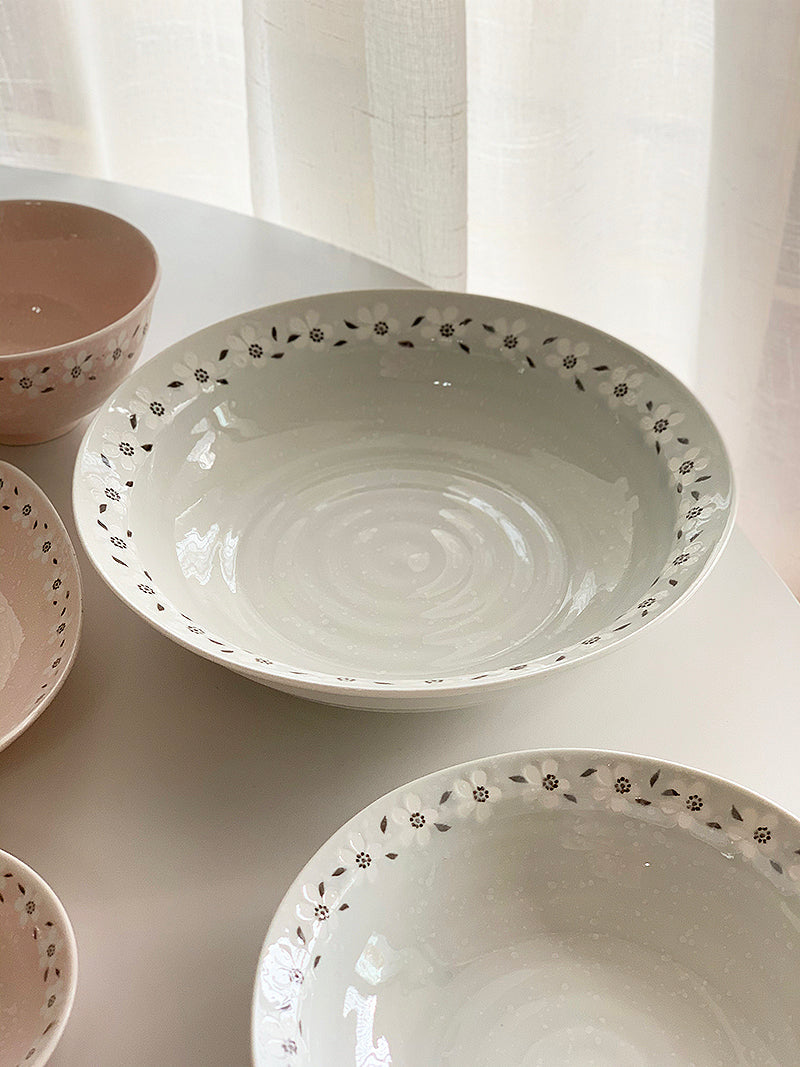 YASUKI Haruki Elegant Snowflake Ceramic Rice Bowl from YASUKI