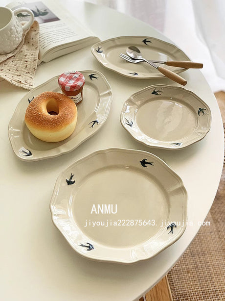 YASUKI Hiroshi Elegant Hand-Painted Ceramic Dish from YASUKI